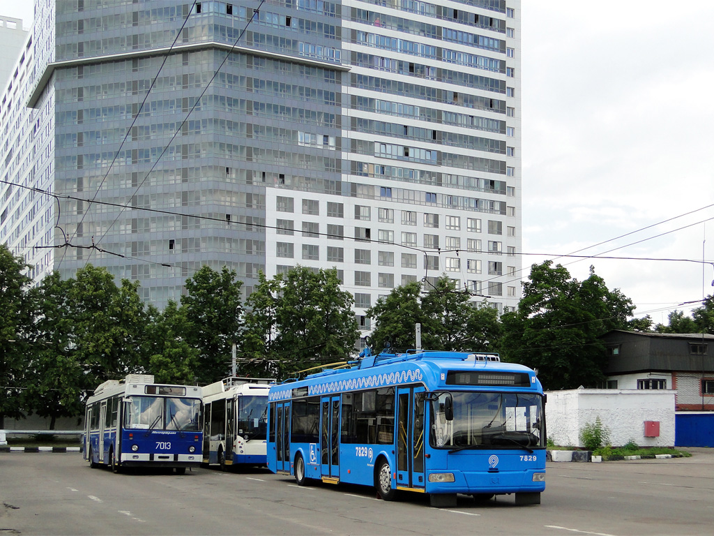 Москва, МТрЗ-5279-0000010 № 7013; Москва, БКМ 321 № 7829
