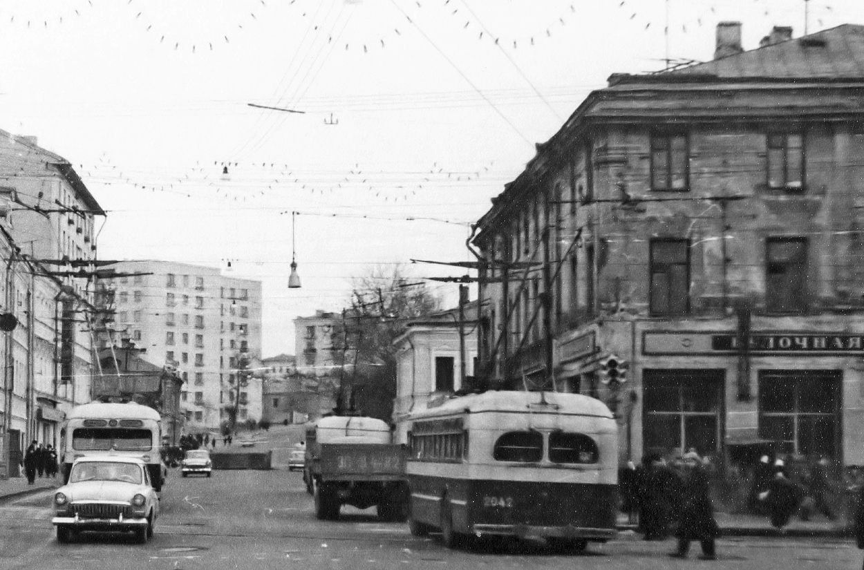 Москва, МТБ-82Д № 2042; Москва — Исторические фотографии — Трамвай и Троллейбус (1946-1991)