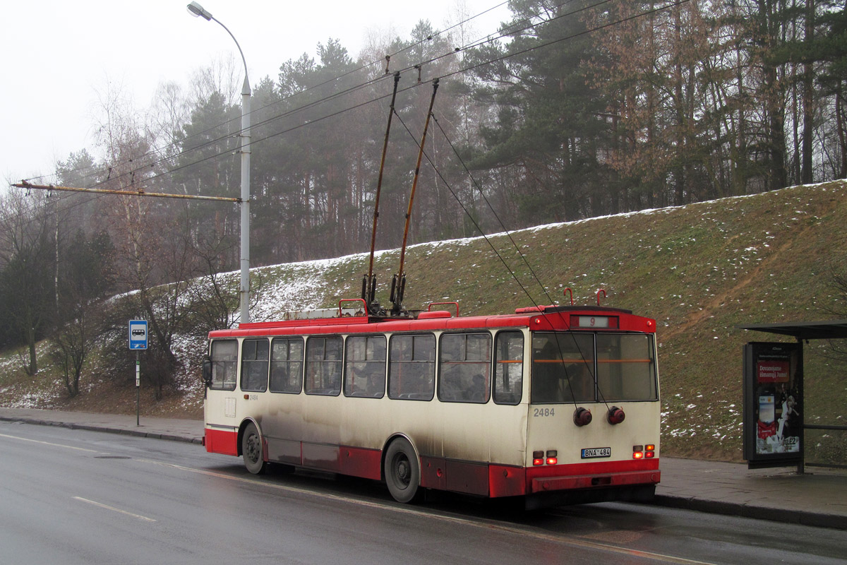 Вильнюс, Škoda 14Tr02/6 № 2484
