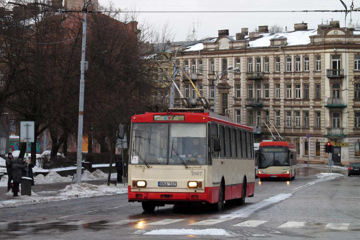 Вильнюс, Škoda 14Tr02/6 № 2507