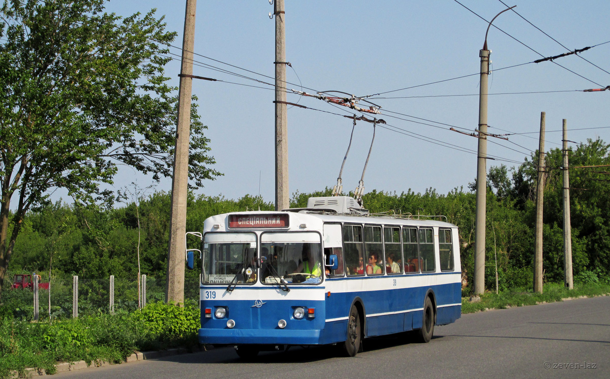 Черкассы, ЗиУ-682УА № 319