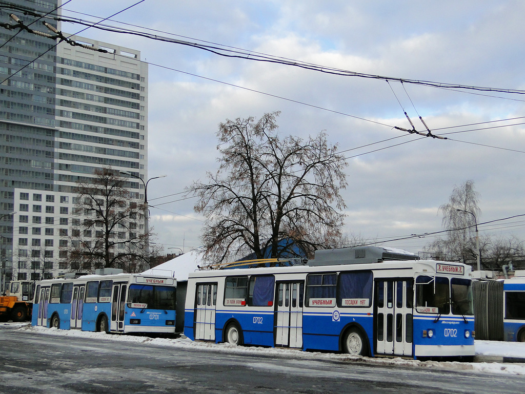 Moskva, BKM 20101 č. 0701; Moskva, ZiU-682GM1 (with double first door) č. 0702