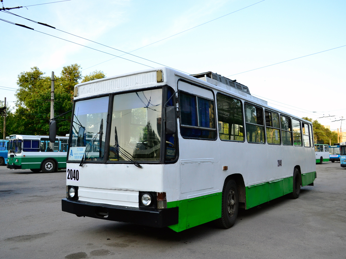 Днепр, ЮМЗ Т1Р (Т2П) № 2040