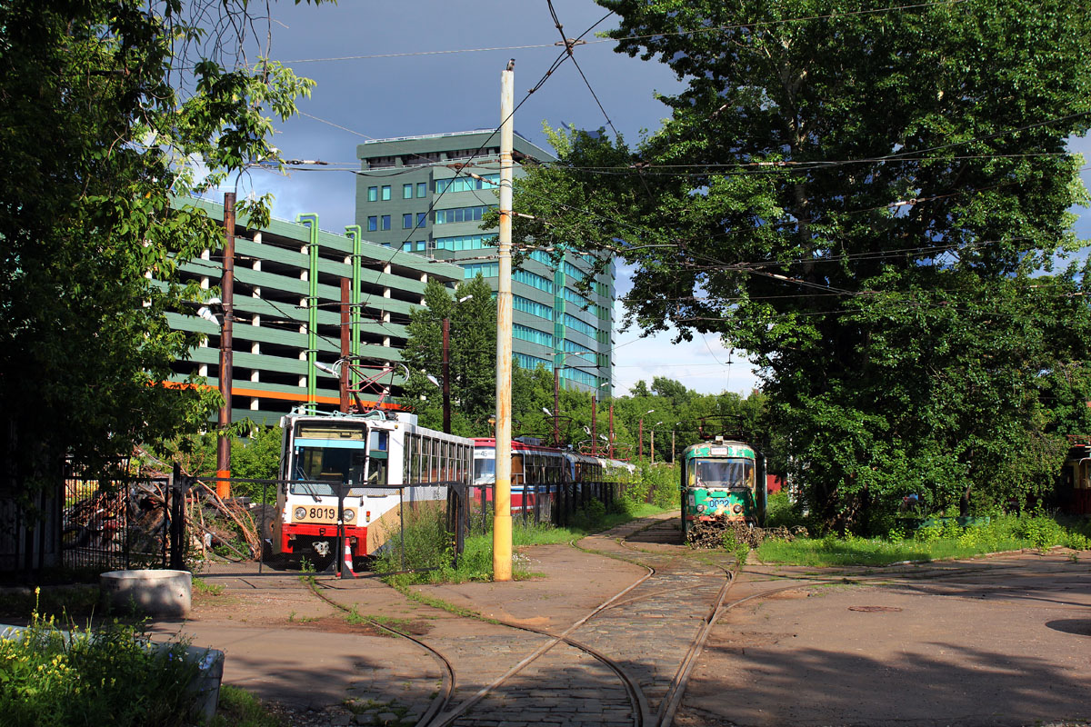 Москва, 71-608К № 8019; Москва, Tatra T3SU № 0022; Москва — Трамвайно-ремонтный завод (ТРЗ) Москва, 71-608К № 8019; Москва, Tatra T3SU № 0022; Москва — Трамвайно-ремонтный завод (ТРЗ)