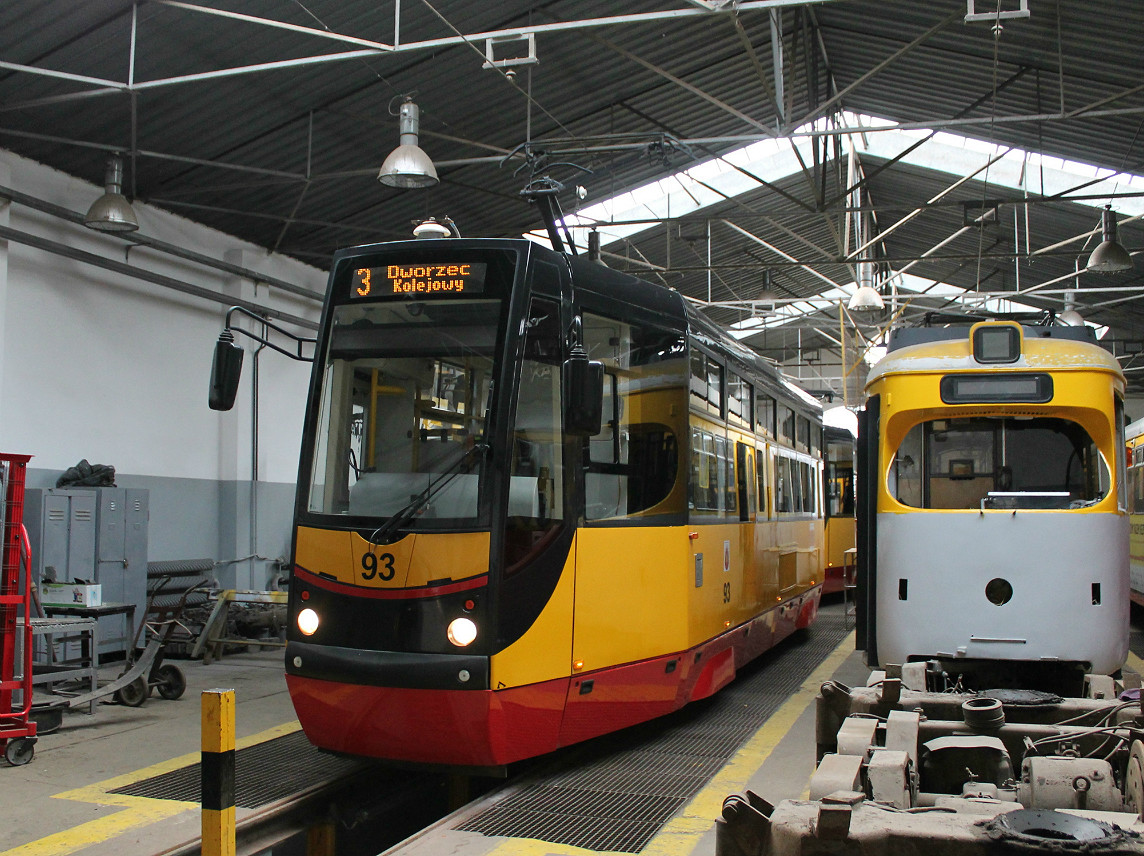 Грудзёндз, Konstal 805NaMM № 93; Грудзёндз, Duewag GT8 № 80