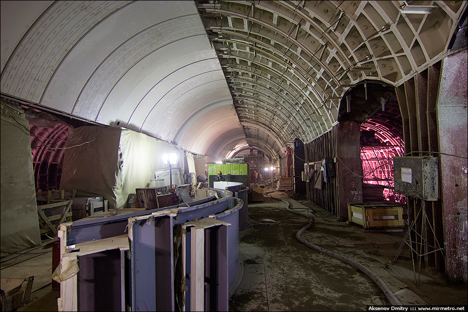 Maskva — Metro — [10] Lublinsko-Dmitrovskaya Line; Maskva — Metro — [9] Serpukhovsko-Timiryazevskaya Line