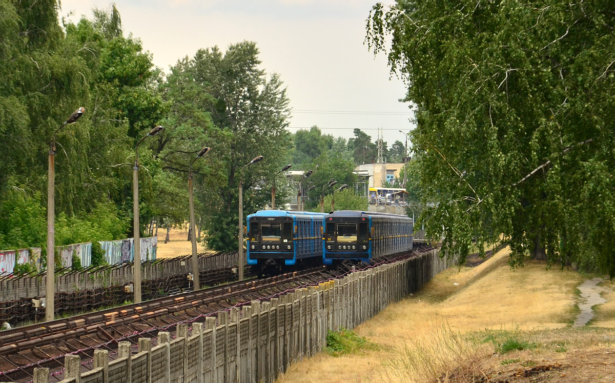 Киев, 81-717.5М (МВМ) № 2754; Киев, 81-717.5 (ЛВЗ/ВМ) № 10324