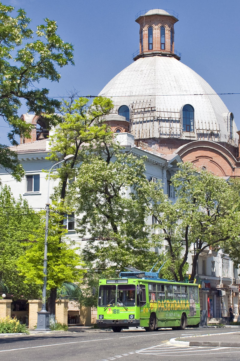 Мариуполь, ЮМЗ Т2 № 1811