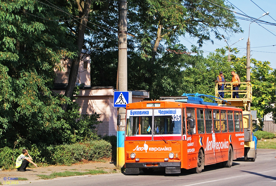 Tšernivtsi, Škoda 14Tr89/6 № 325 Tšernivtsi, Škoda 14Tr89/6 № 325