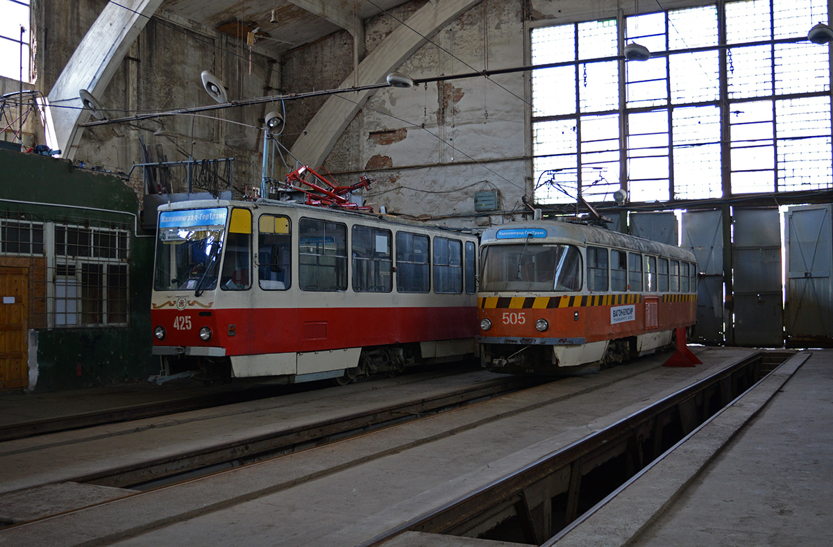 Kalinyingrád, Tatra KT4SU — 425; Kalinyingrád, Tatra T4D — 505