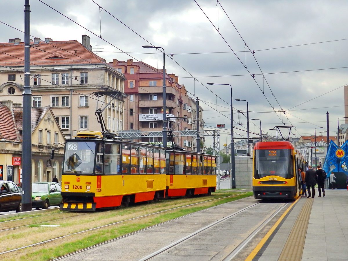 Варшава, Konstal 105Na № 1200; Варшава, PESA Swing 120Na № 3219