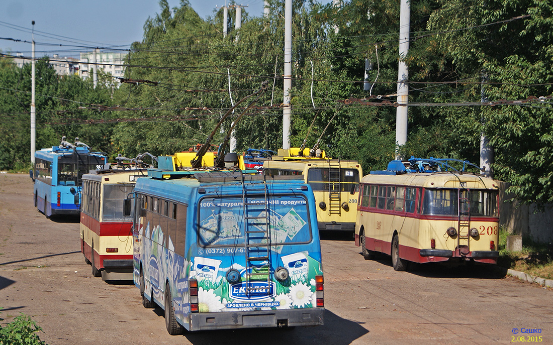 Черновцы, ЛАЗ-52522 № 2013; Черновцы, Škoda 9TrH27 № 208