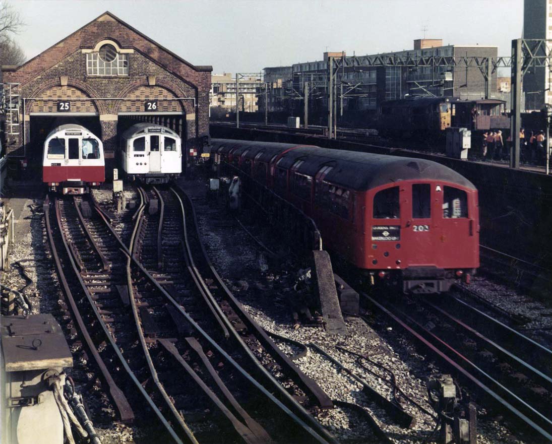 Londýn — Underground — Lines and Stations; Londýn — Underground — Vehicles