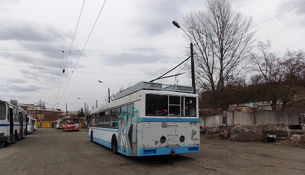 Киев, ЮМЗ E186 № 4801