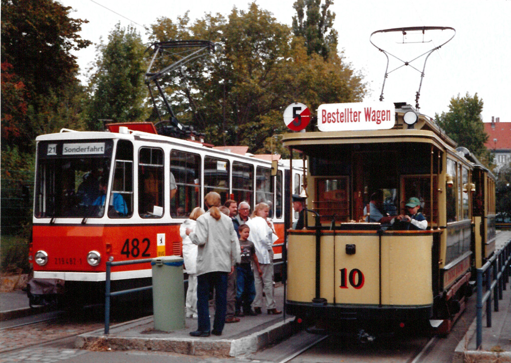 Berlin, Tatra KT4D Nr 219 482-1; Berlin, Herbrand 2-axle motor car Nr 10
