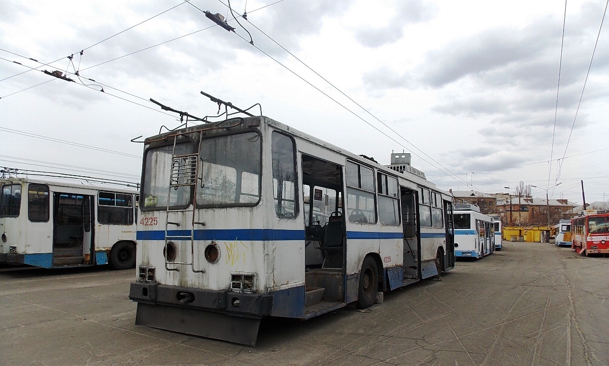 Kyjiw, YMZ T2 Nr. 4225