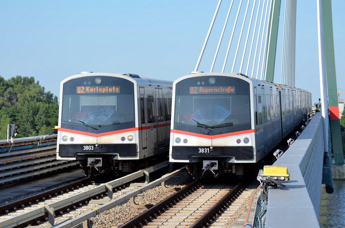 Vienna, Siemens Type V č. 3803; Vienna, Siemens Type V č. 3831