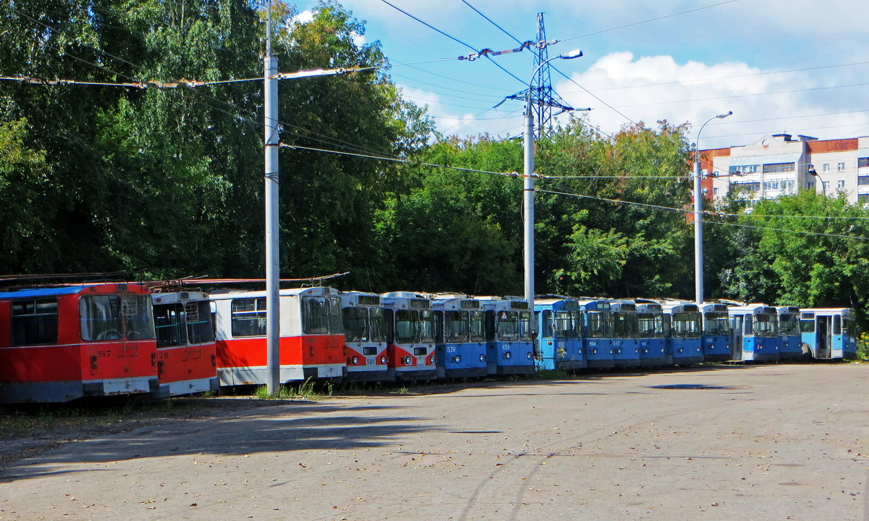 Киров, ЗиУ-682В [В00] № 517; Киров — Разные фотографии