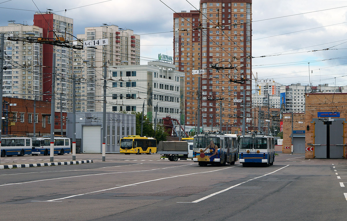 Химки, ЗиУ-682Г-016.05 № 0007; Химки, ЗиУ-682Г-016  [Г0М] № 0023