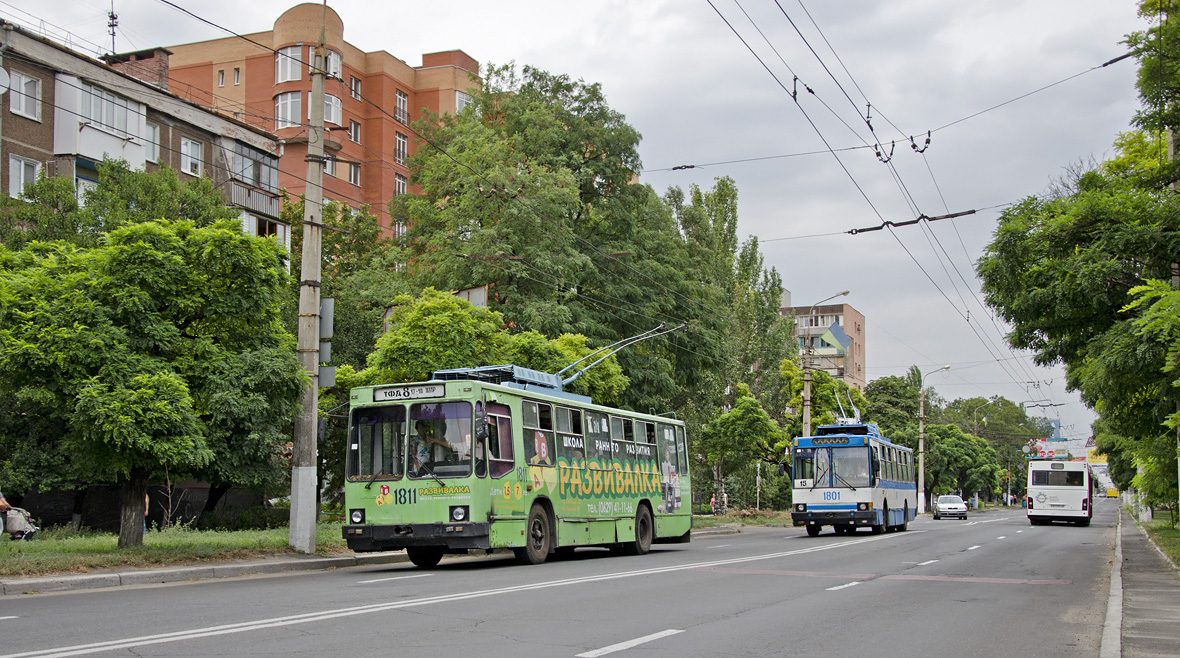 Мариуполь, ЮМЗ Т2 № 1811; Мариуполь, ЮМЗ Т2 № 1801