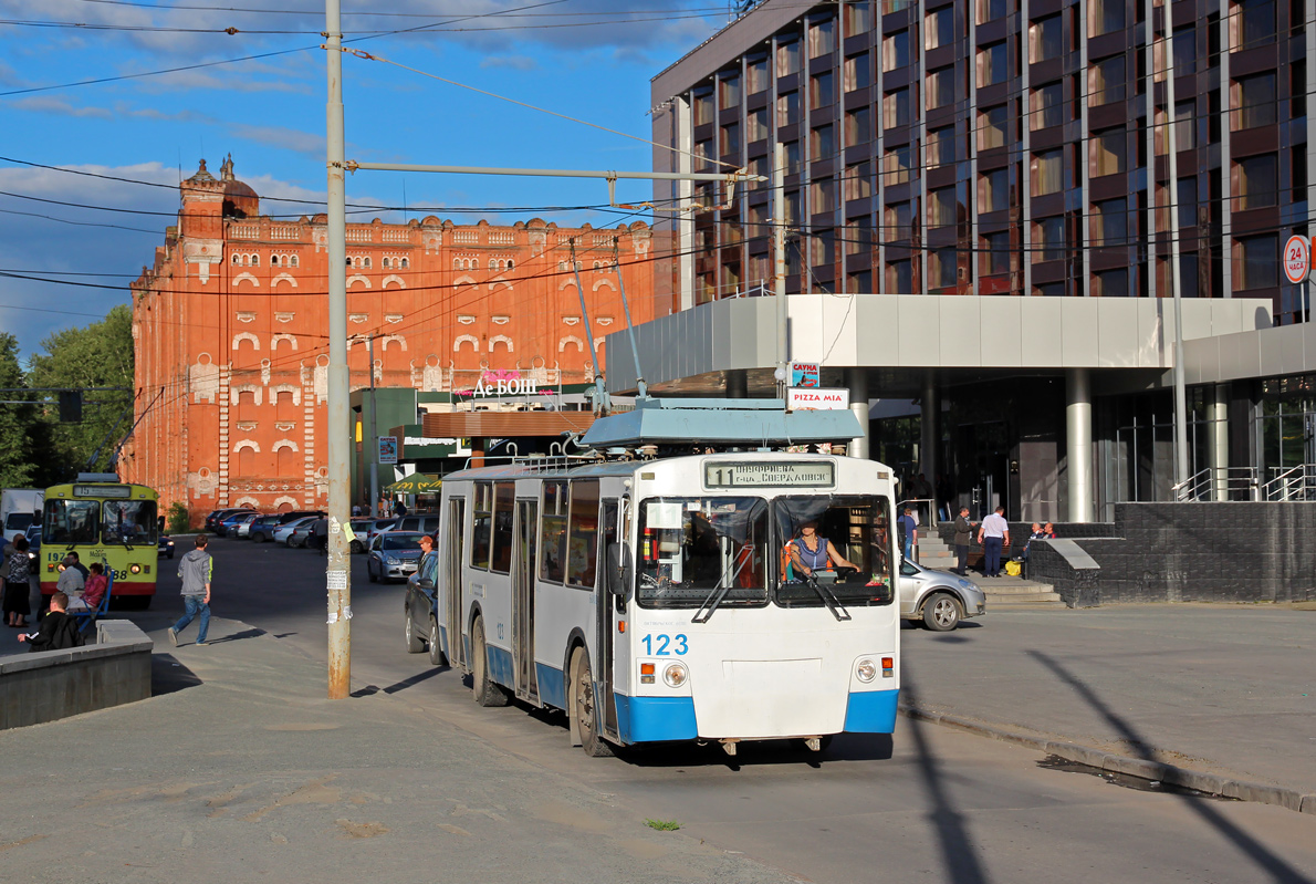 Екатеринбург, ЗиУ-682 КР Иваново № 123