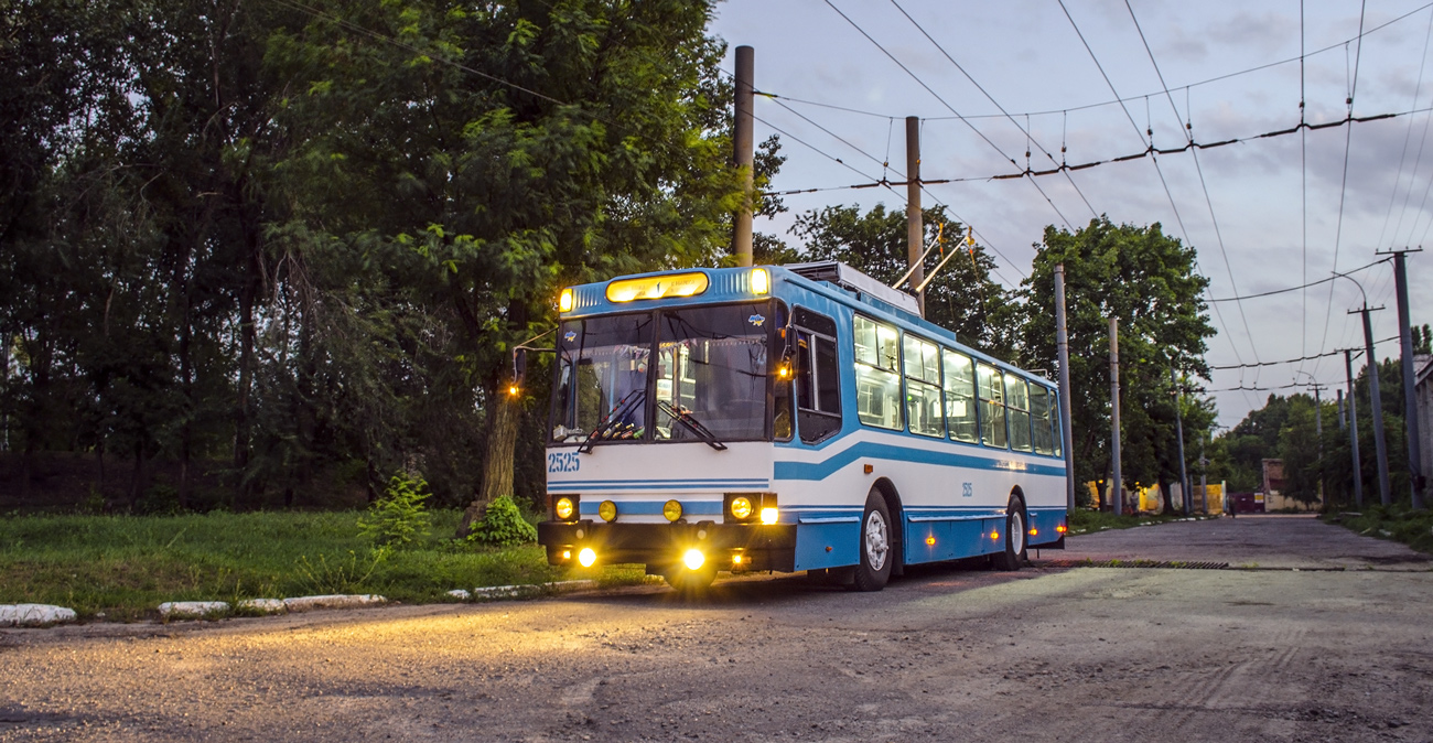 Днепр, ЮМЗ Т2 № 2525