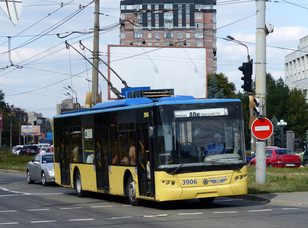 Kijev, LAZ E183D1 — 3906