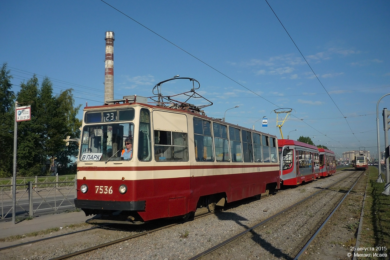 Sankt-Peterburg, LM-68M № 7536; Sankt-Peterburg, 71-623-03 № 7911