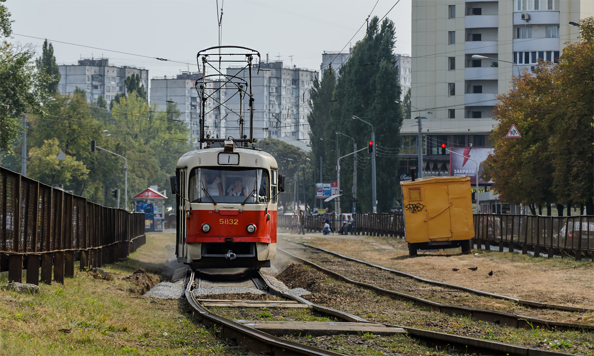 Киев, Tatra T3SU № 5832