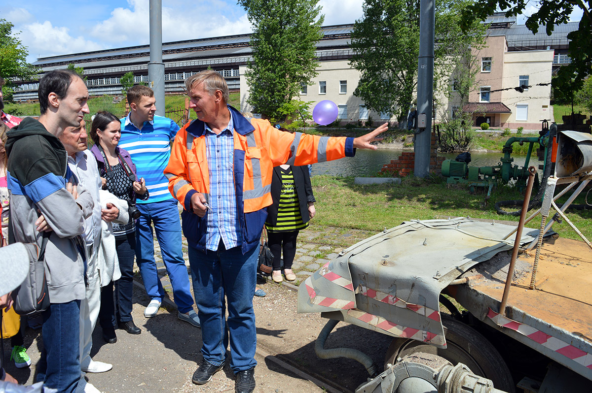 Electric transport employees