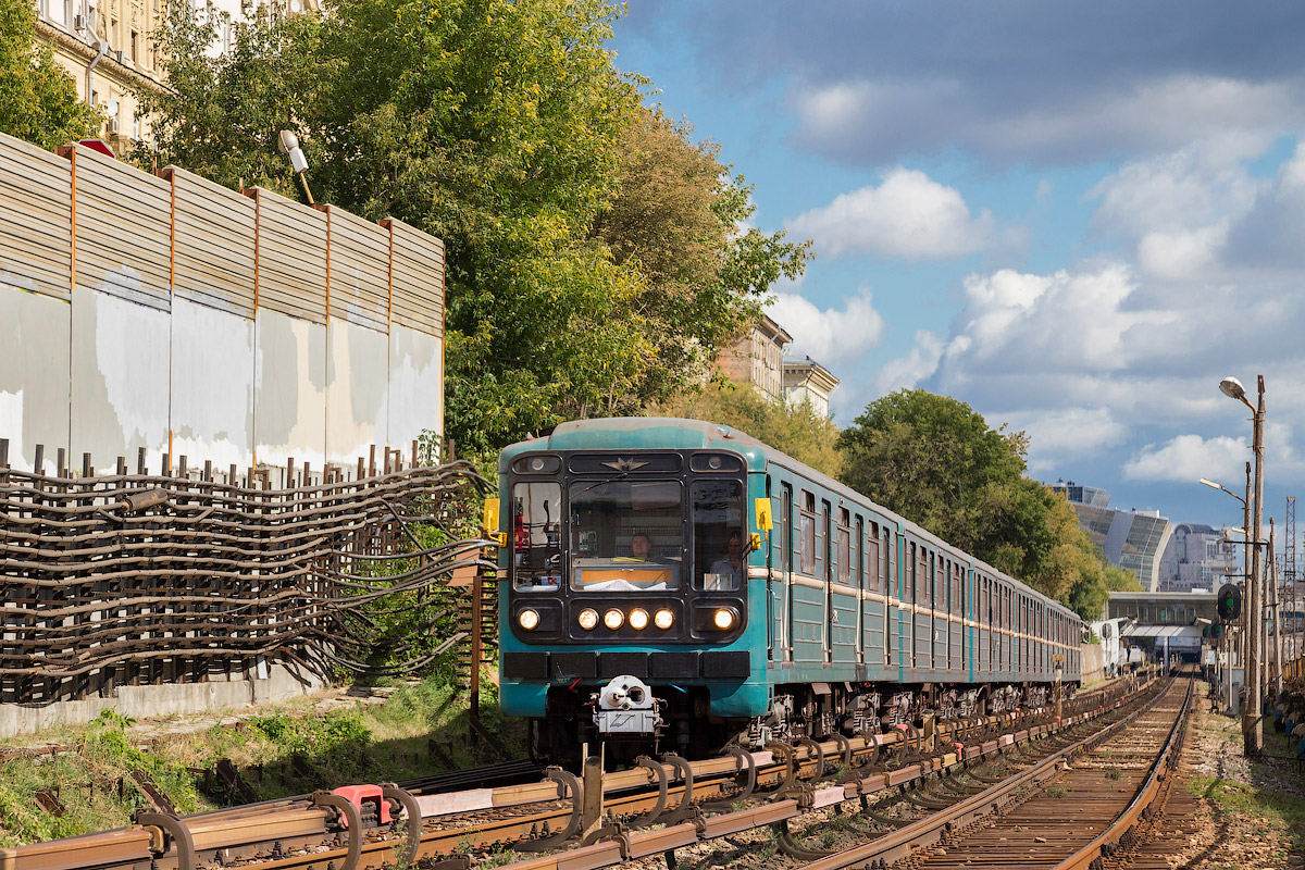 Москва, 81-717 (ЛВЗ) № 8548