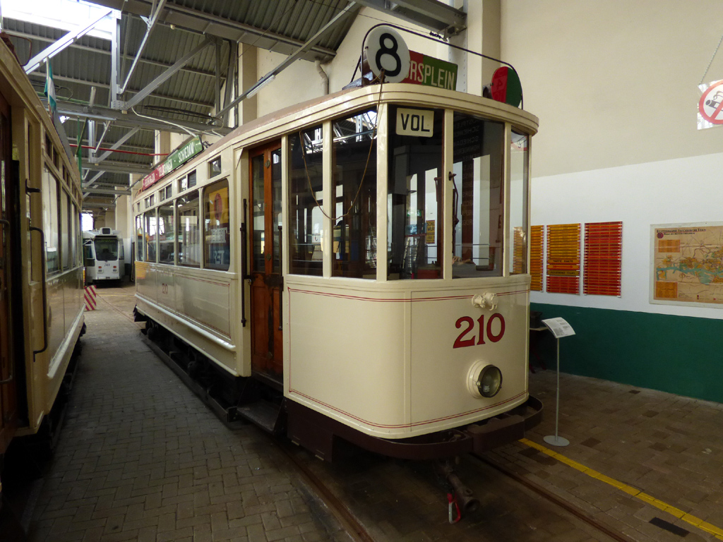 Rotterdam, Allan 2-axle motor car Nr. 210