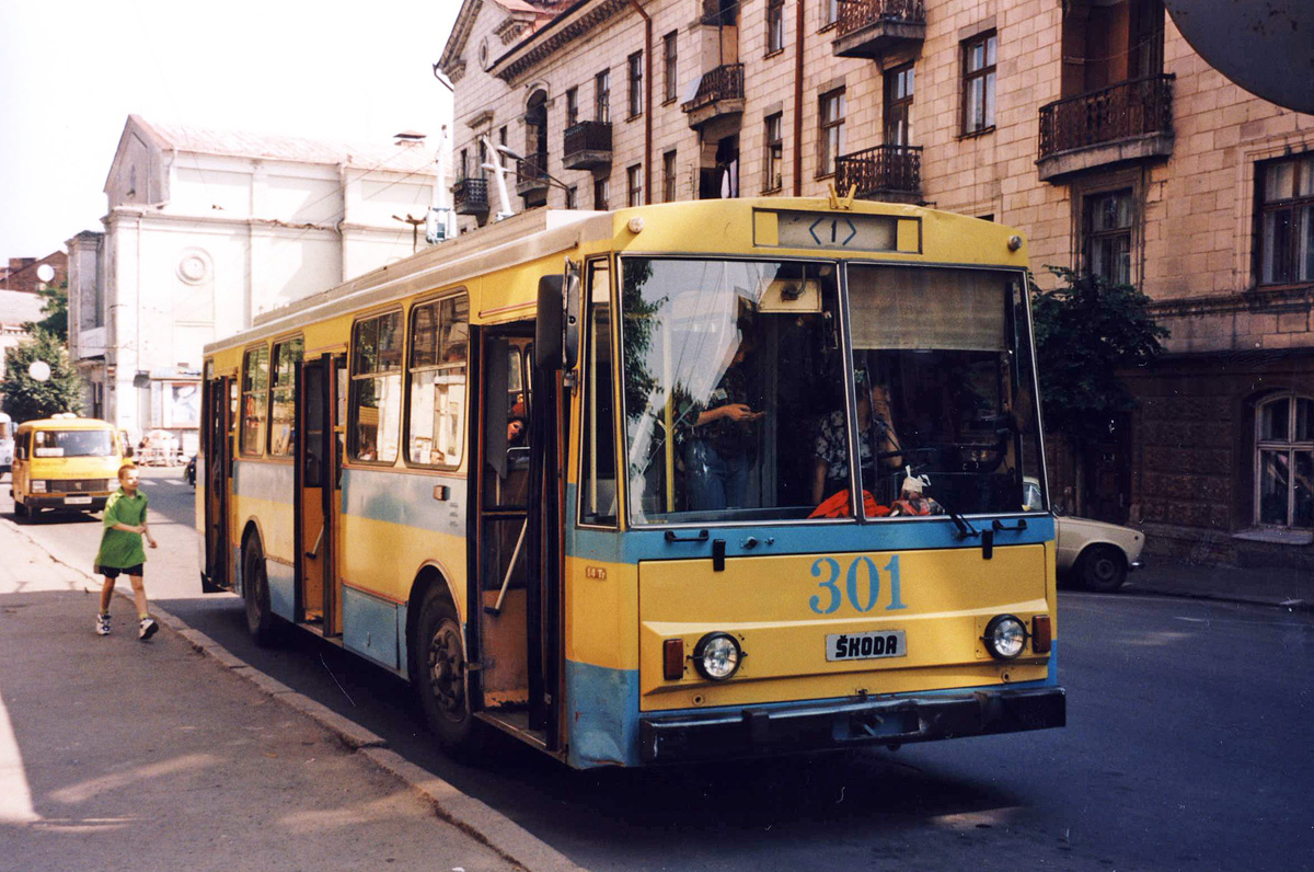 Черновцы, Škoda 14Tr89/6 № 301; Черновцы — Исторические фотографии (1992-2000 годов); Черновцы — Конечные остановки