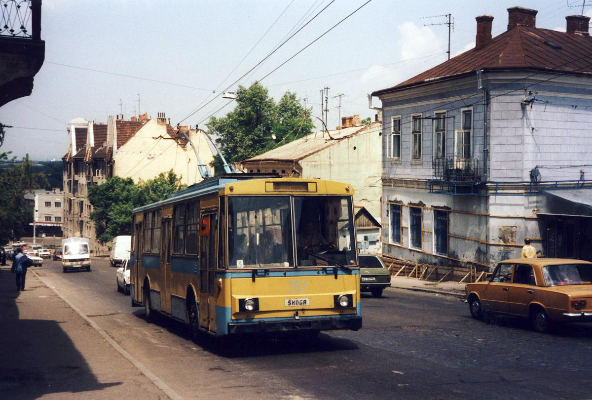 Черновцы, Škoda 14Tr02 № 252; Черновцы — Исторические фотографии (1992-2000 годов)