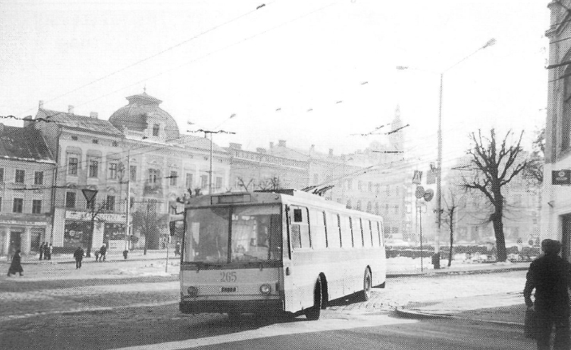 Tchernivtsi, Škoda 14Tr02 N°. 265; Tchernivtsi — Old photos (1992-2000) Tchernivtsi, Škoda 14Tr02 N°. 265; Tchernivtsi — Old photos (1992-2000)