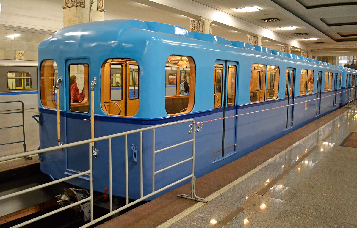 Moscou, D N°. 2037; Moscou — Exhibition of rolling stock in honor of the City Day 05/09/2015 — 06/09/2015