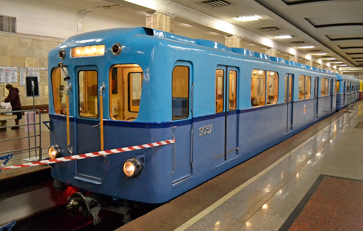 Moscou, D N°. 2037; Moscou — Exhibition of rolling stock in honor of the City Day 05/09/2015 — 06/09/2015