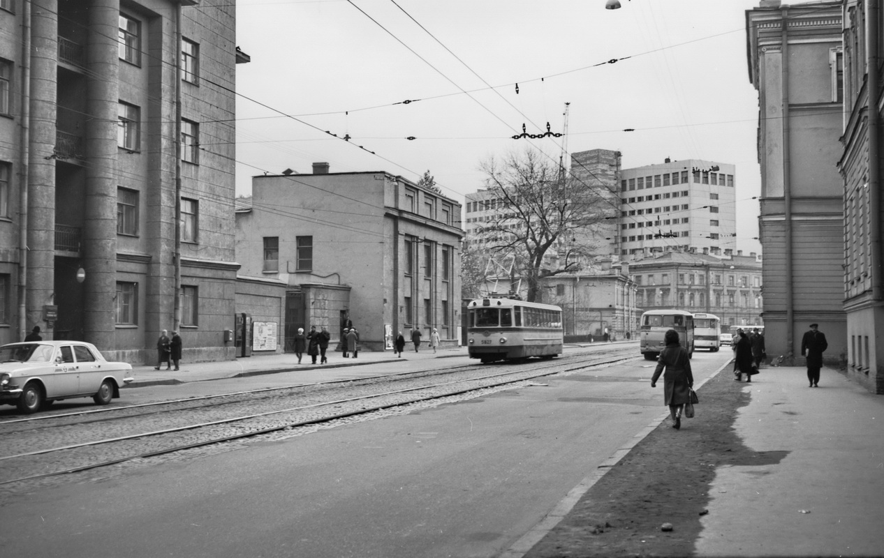 Санкт-Петербург, ЛМ-57 № 5827