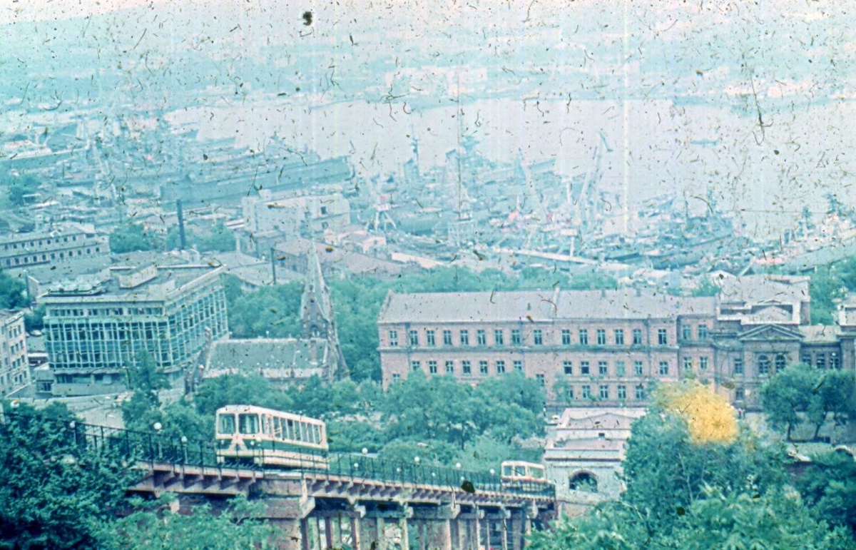 Владивосток, ЛВРЗ-1 № 1; Владивосток — Фуникулёр