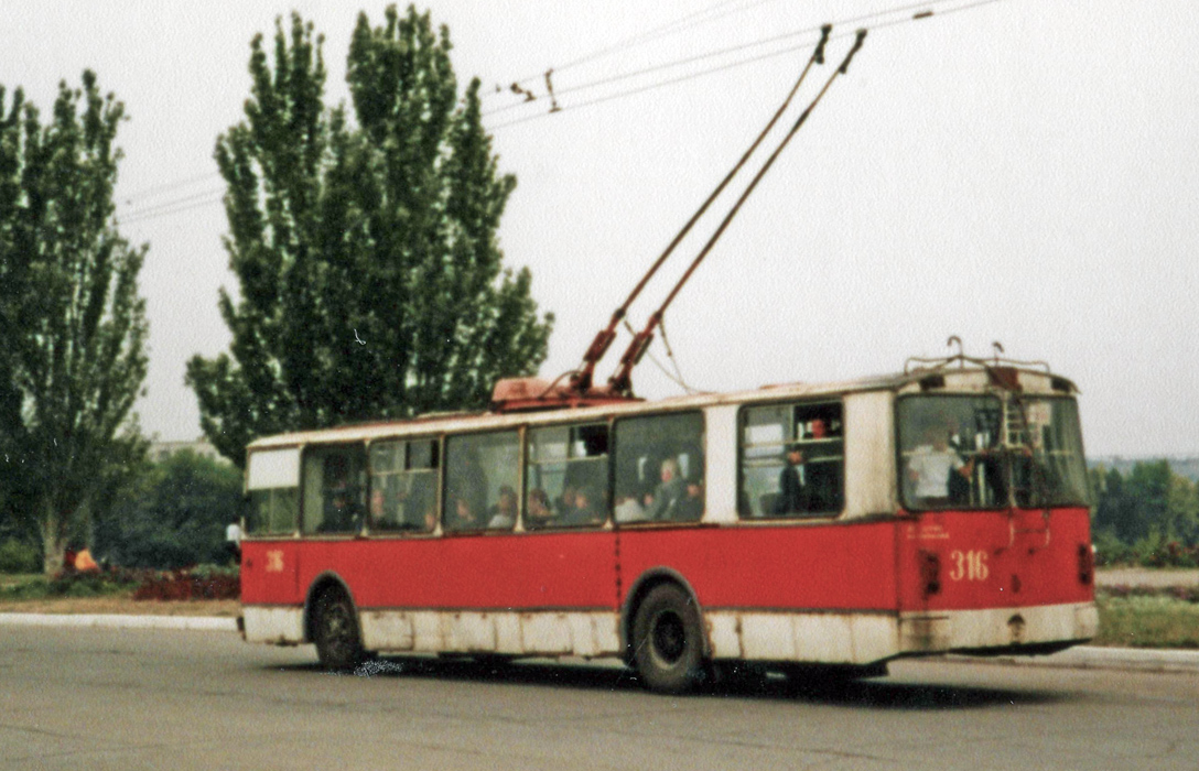 Алчевск, ЗиУ-682В [В00] № 316; Алчевск — Старые фотографии: Серии иностранных авторов
