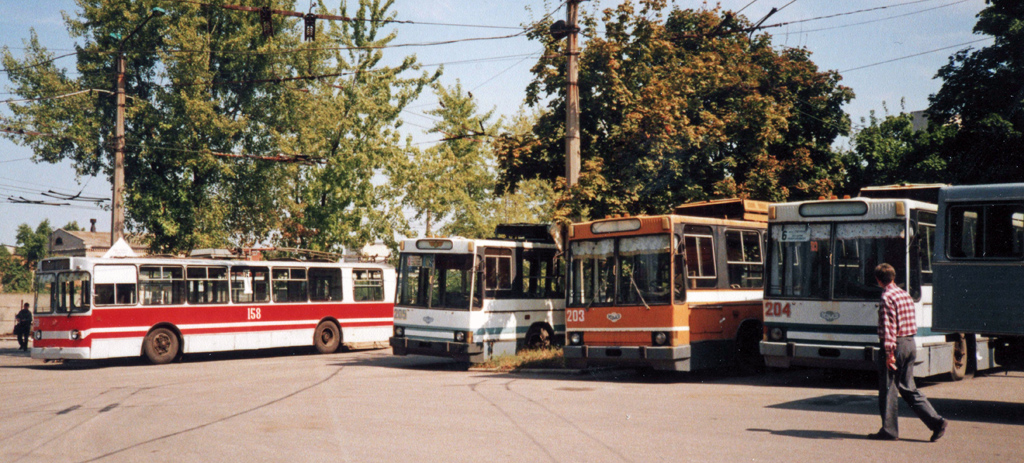 Бахмут, ЗиУ-682В-012 [В0А] № 158; Бахмут, ЮМЗ Т1 № 205; Бахмут, ЮМЗ Т1 № 203; Бахмут, ЮМЗ Т1 № 204