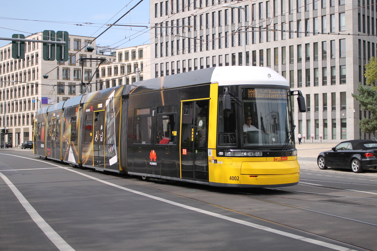 Berlin, Bombardier Flexity Berlin (GT6-08ZR/F6Z) Nr. 4002