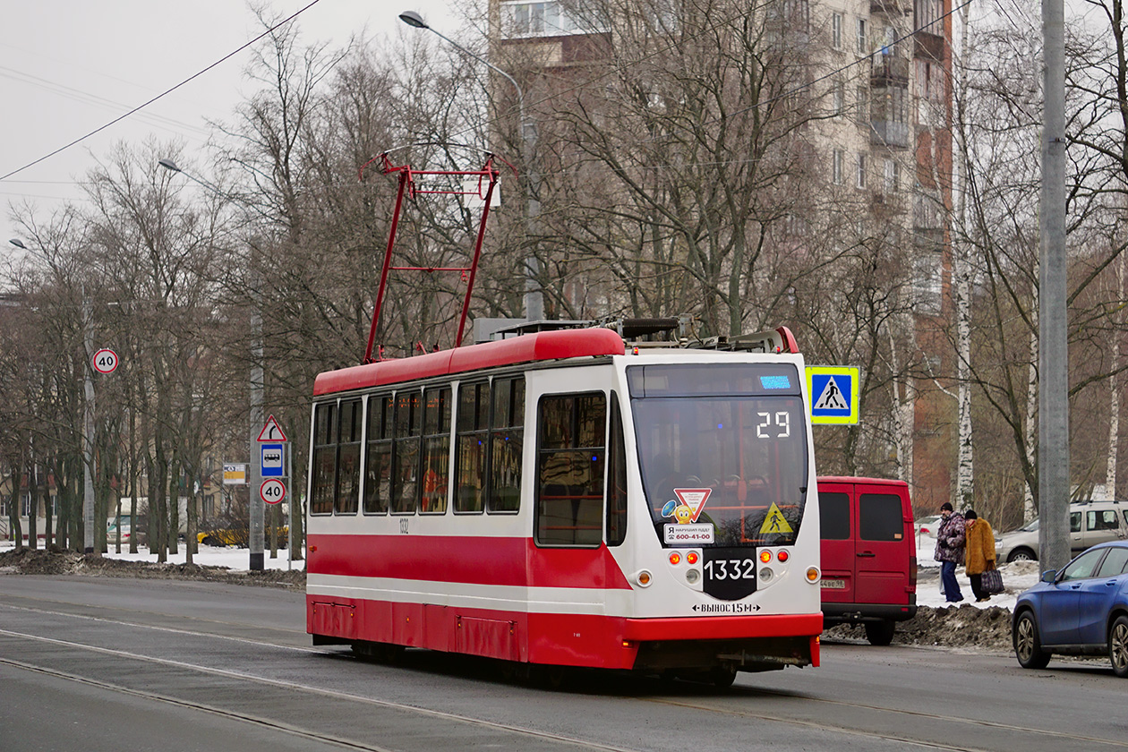 Sankt Petersburg, 71-134A (LM-99AVN) Nr. 1332