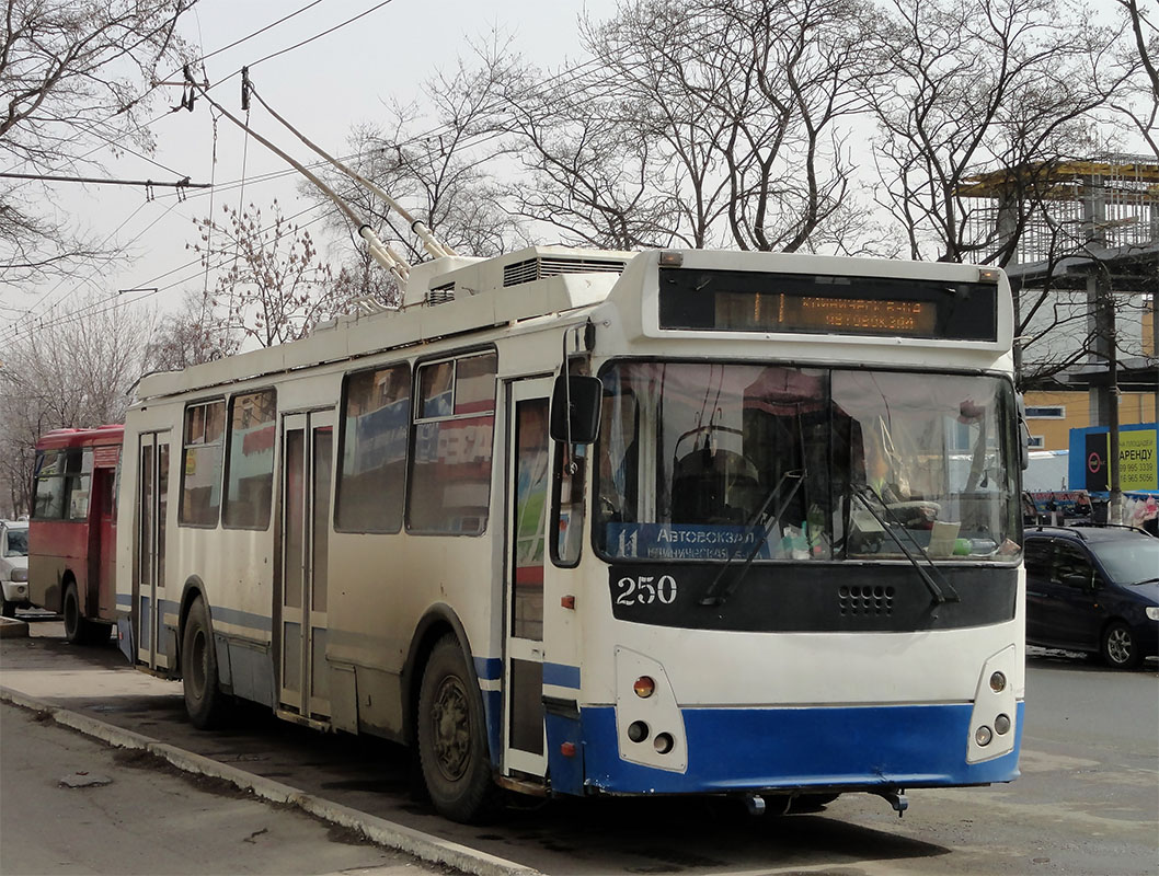 Владивосток, ЗиУ-682Г-016.02 № 250
