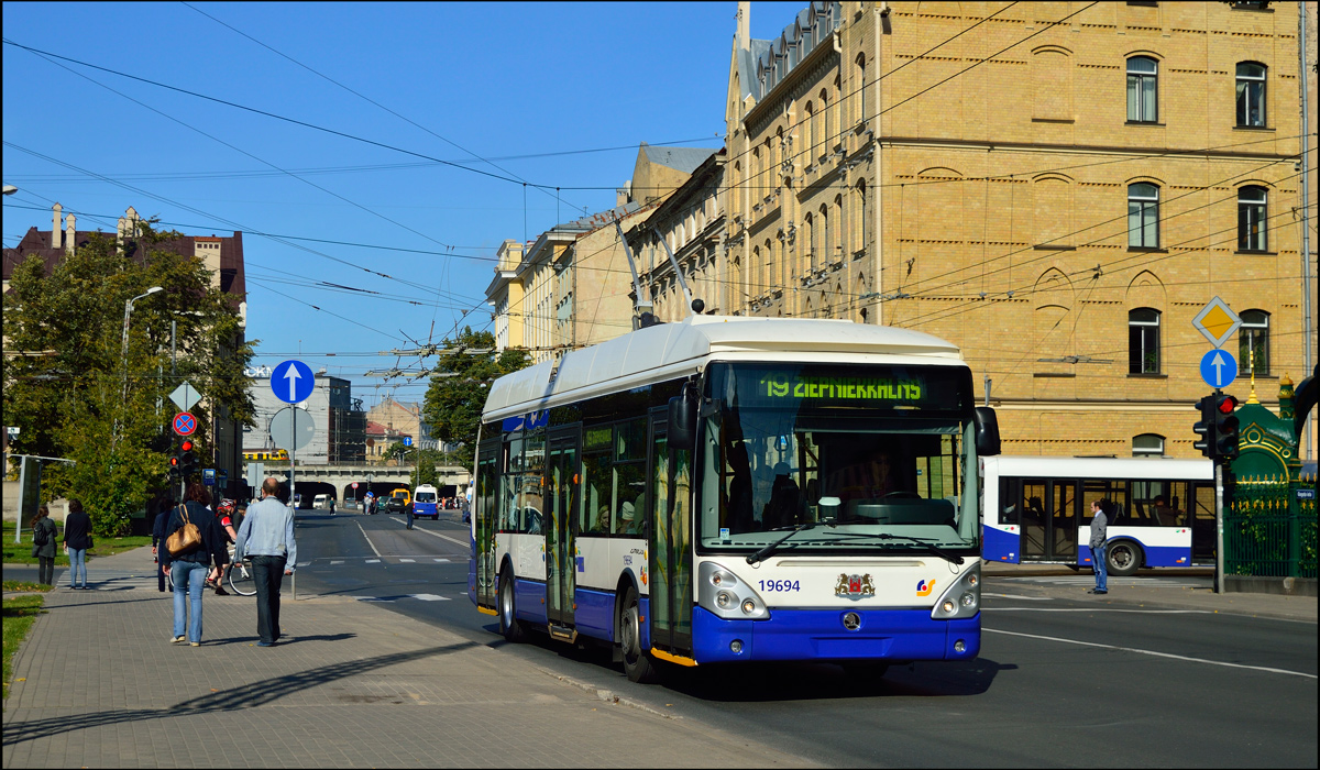 Рига, Škoda 24Tr Irisbus Citelis № 19694