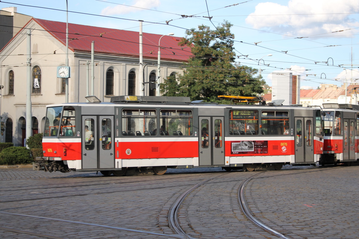 Прага, Tatra T6A5 № 8676