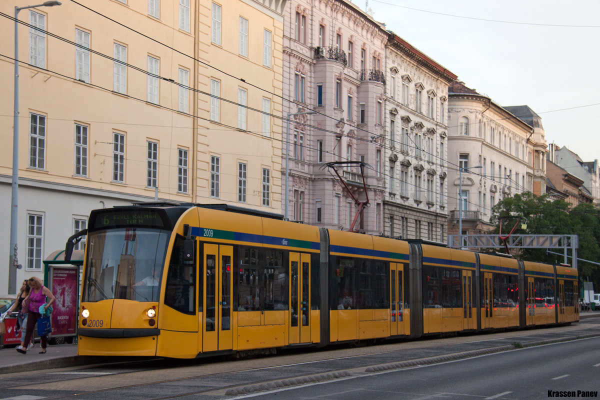 Будапешт, Siemens Combino Supra NF12B № 2009