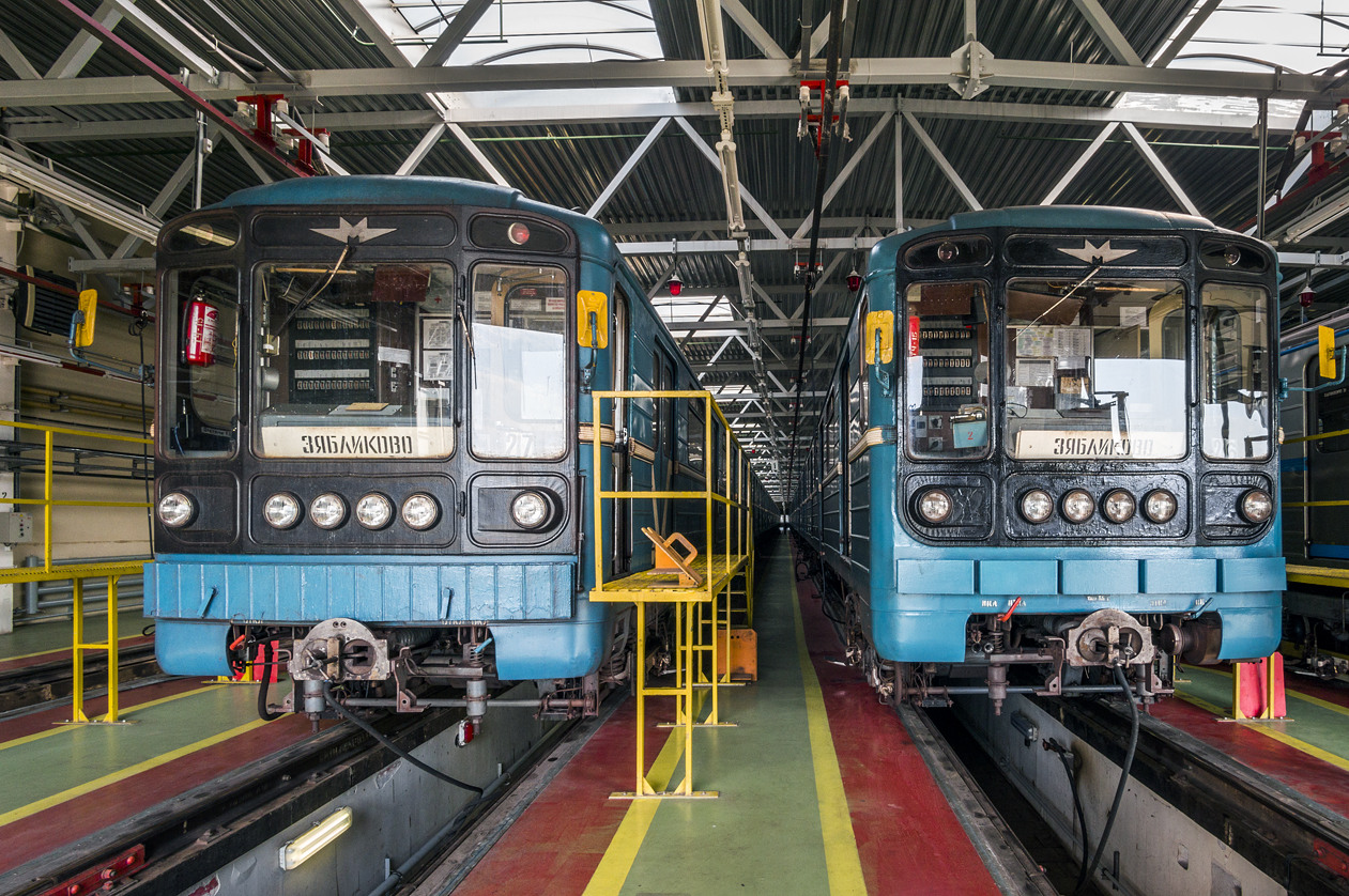 Maskva — Metro — [10] Lublinsko-Dmitrovskaya Line; Maskva — Metro — Vehicles — Type 81-717/714 and modifications