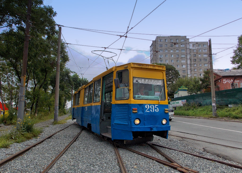 Vladivostok, 71-605 (KTM-5M3) N°. 295 Vladivostok, 71-605 (KTM-5M3) N°. 295