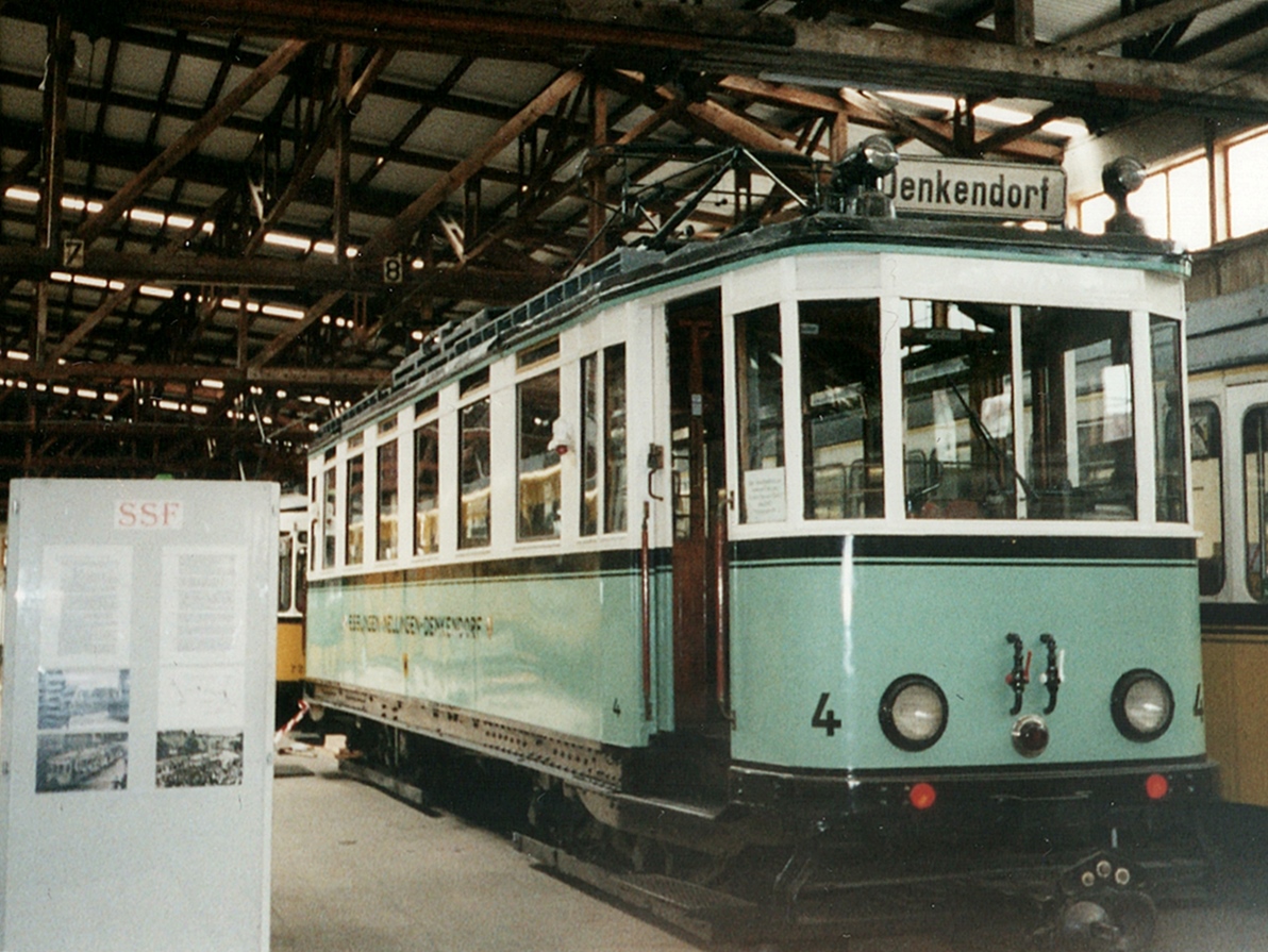 Stuttgart, Esslingen 4-axle motor car — 4